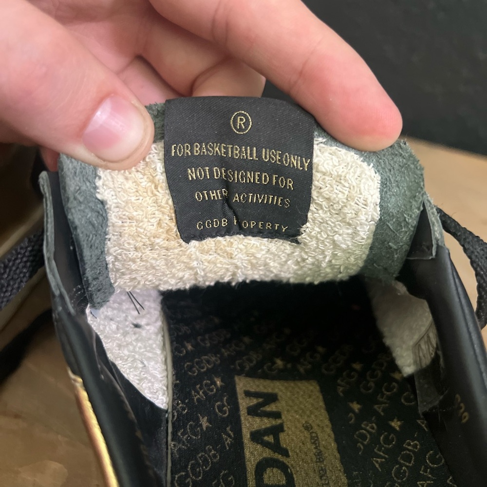 GoldenGoose Stardan Sneakers gold and black - Picture 8 of 8